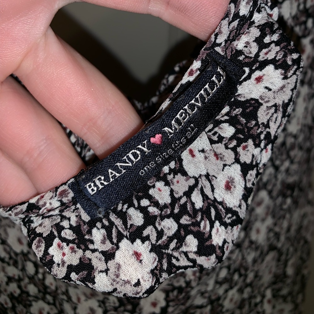 Brandy Melville floral top ADORABLE FOR SPRING